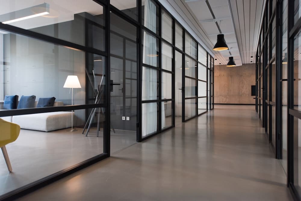 Time corporativo em ambiente moderno